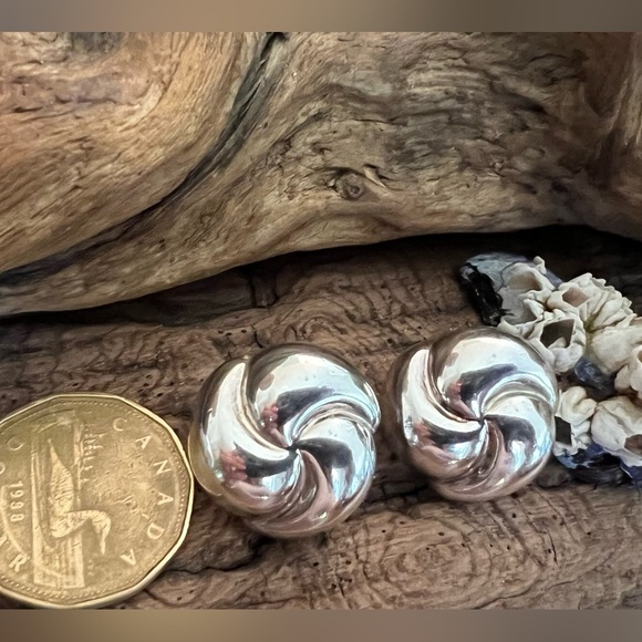 SU Thailand 925 Sterling Silver Pinwheel Earrings Studs Punch In 2.25 cms - Picture 3 of 5